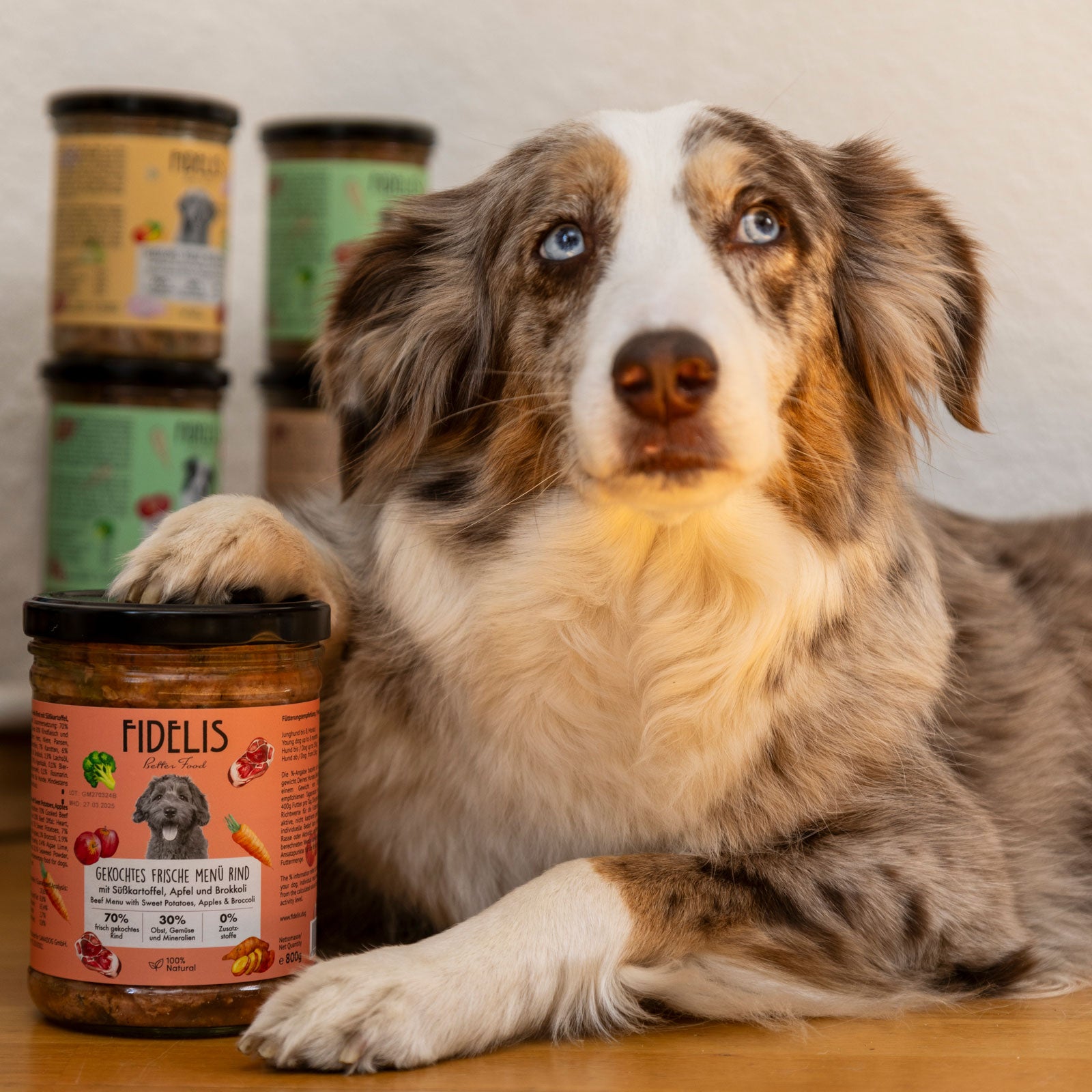 Ziege mit Karotte, Rote Beete und Pfirsich (im Glas)